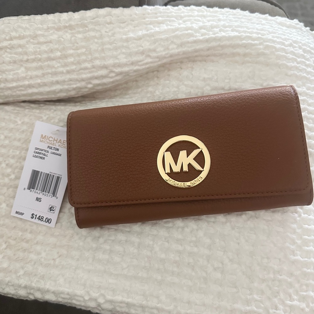 Michael Kors Fulton Carryall Wallet (Model #32F2GFTE3L) color:Luggage.